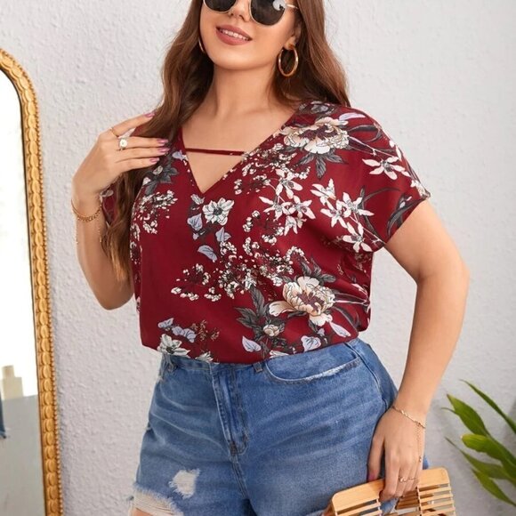 🔥🔥SALE🔥🔥Red Floral Boho V-Neck Top NWOT - Picture 1 of 5